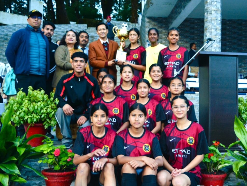 भारतीय शहीद सैनिक विद्यालय रेड टीम ने जमाया ट्राफी पर कब्जा,आलसेंट्स कॉलेज में संपन्न हुआ 6वा शेर्रेड मेमोरियल इंटर स्कूल गर्ल्स फुटबॉल टूर्नामेंट