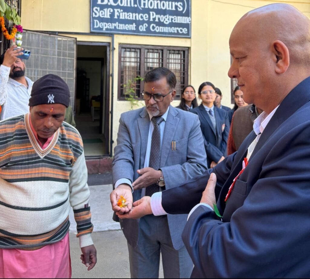 कुमाऊं विवि के वाणिज्य विभाग में नव निर्मित शैक्षणिक भवन का हुआ उद्घाटन,