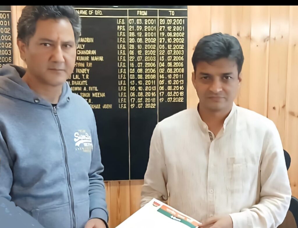 मेविला कंपाउंड में गुलदार की धमक, पकड़ने के लिए लगेगा पिंजरा,भाजपा महामंत्री आशीष बजाज ने डीएफओ से की मुलाकात और बताई क्षेत्र के लोगों की पीड़ा,