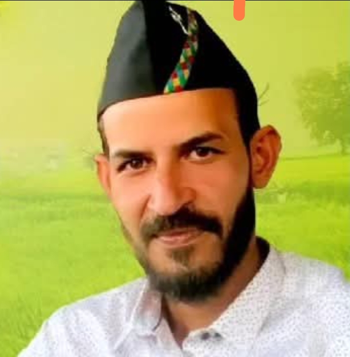 भीमताल क्षेत्र में बंदरों का आतंक, समाजसेवी अखिलेश सेमवाल ने सौंपा डीएम को ज्ञापन,