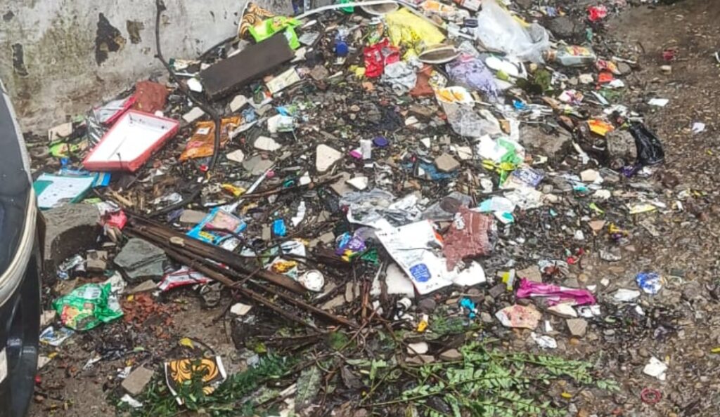 19 दिन से तल्लीताल क्षेत्र का नहीं उठा कूड़ा, संध्या शर्मा ने वीडियो जारी कर किया गुस्से का इजहार