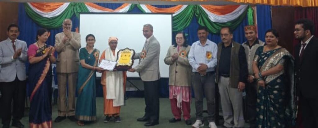 शारदा मिशन पंगूट की प्रसन्ना प्राणा माता प्रताप भैय्या एवार्ड से सम्मानित,हाईकोर्ट के न्यायमूर्ति आलोक मेहरा रहे मुख्य अतिथि, नैनीताल में समाजसेवी प्रताप भैय्या की 15वीं पुण्यतिथि पर हुए कई कार्यक्रम,