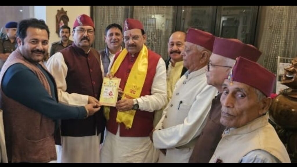 चंदोला होम्योपैथिक मेडिकल कॉलेज के एमडी एवं भाजपा नेता डॉ- केसी चंदोला के नेतृत्व में पर्वतीय समाज के लोगों नेसांसद अजय भट्ट का किया भव्य स्वागत