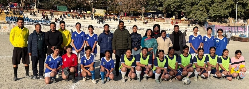 महिला फुटबॉल प्रतियोगिता में सेमीफाइनल मुकाबले में आल सेंट कालेज ने सेंट मैरी कालेज को हराया, प्रतियोगिता की मुख्य अतिथि रही समाजसेवी कविता गंगोला