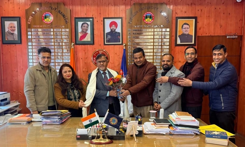 कूटा ने कुलपति को पुष्प गुच्छ भेंटकर तथा शॉल ओढा़कर किया सम्मानित