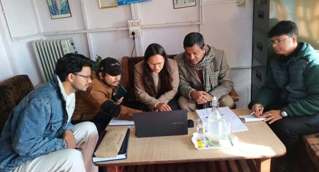 डीएसबी परिसर की शोध छात्रा अर्चना फर्त्याल ने दी पी एच डी की अंतिम मौखिक परीक्षा,