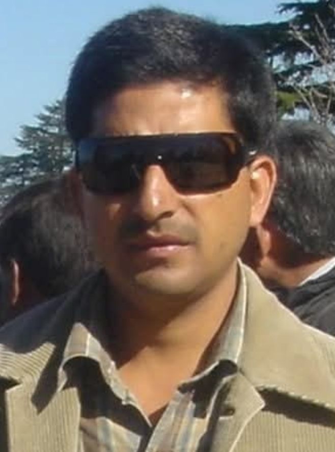 होटल एंड रेस्टोरेंट एसोसिएशन के अध्यक्ष दिग्विजय सिंह विष्ट ने डीएम को सौंपा ज्ञापन,