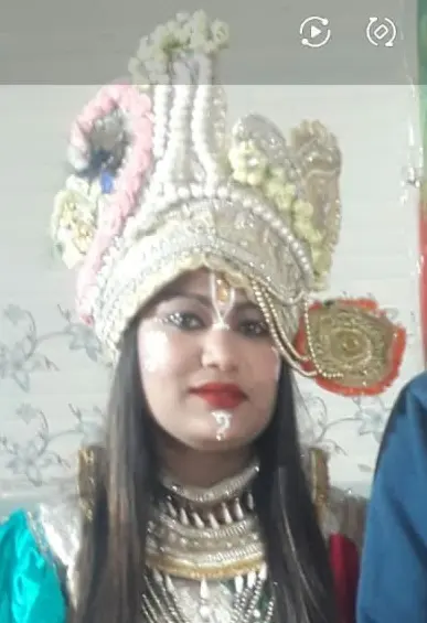 रामलीलाओं में महिलाओं का क्रेज बढ़ा,पुरुषों में हुआ कमनैनीताल में एक ही परिवार की तीन बहिनें खेल रही हैं रामलीला का पाठ, राम लक्ष्मण सीता के मुख्य पात्रों का किरदार निभा रही हैं बालिकाऐं