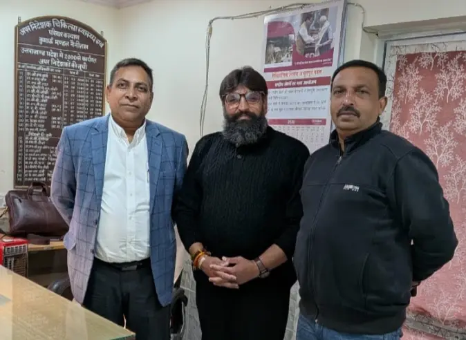 माँ नयना देवी नैनीताल व्यापार मंडल के अध्यक्ष पुनीत टंडन तथा उपाध्यक्ष विकास जयसवाल ने एडिशनल मेडिकल डायरेक्टर से की मुलाकात,